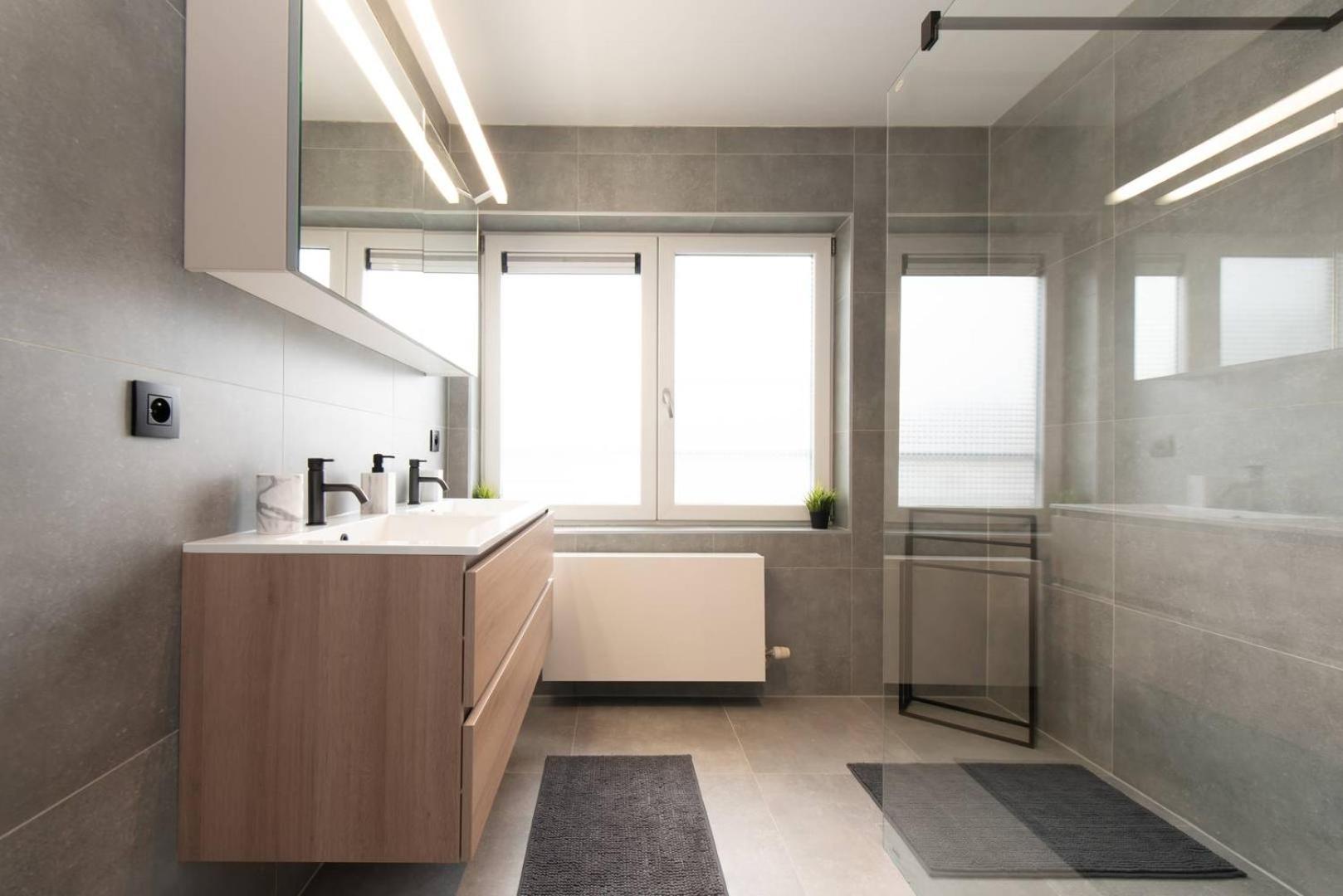 Luxueus, Ruim Appartement Op 350M Van Het Strand Ostende Extérieur photo